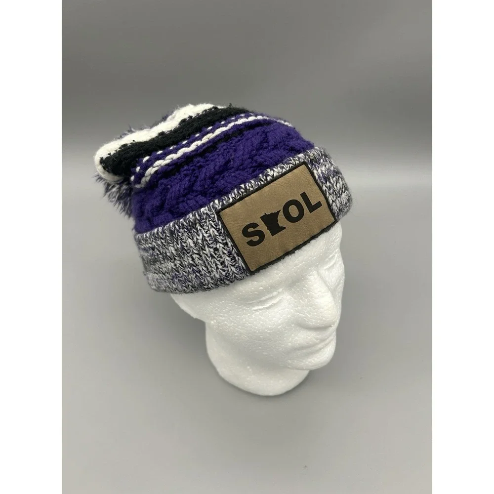 Minnesota Skoal Pom Pom Knit Winter Game time  Hat.